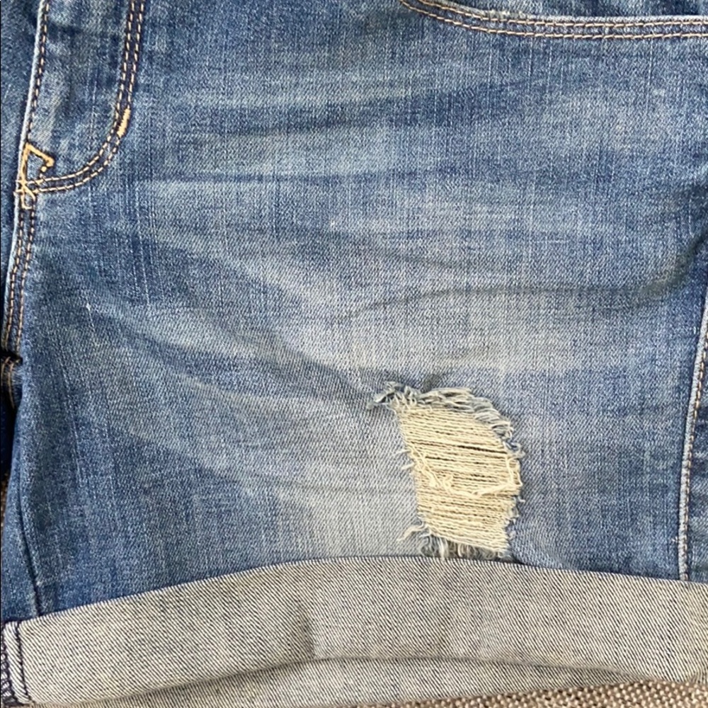 G by Guess Distressed Boyfriend Cuffed Shorts - Picture 3 of 10